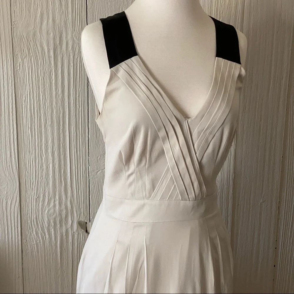 Banana Republic Monogram Collection Form Fitting Silk Dress Size 4 - Picture 6 of 14